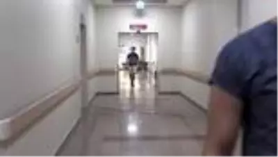Tek yumurta ikizi doktorlar Kovid 19'a karşı birlikte mücadele veriyor Tek yumurta ikizi doktorlar Kovid 19'a karşı birlikte mücadele veriyor