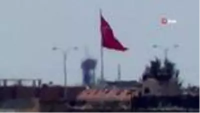 Telabyad'a iki Türk bayrağı asıldı Telabyad'a iki Türk bayrağı asıldı