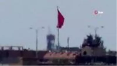 Telabyad'a iki Türk bayrağı asıldı Telabyad'a iki Türk bayrağı asıldı