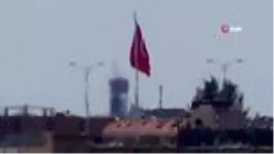 Telabyad'a iki Türk bayrağı asıldı Telabyad'a iki Türk bayrağı asıldı