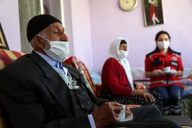 Türkiye'yi gülümseten çifte sözünü tuttular, kahve içmeye gittiler Türkiye'yi gülümseten çifte sözünü tuttular, kahve içmeye gittiler