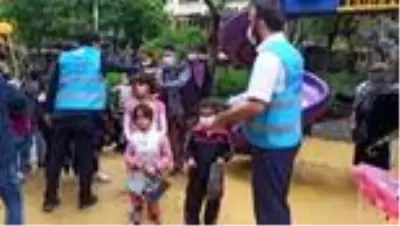 14 yaş ve altı çocuklar yeniden sokağa çıktı 14 yaş ve altı çocuklar yeniden sokağa çıktı