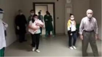 27 günlük bebekten, 73 yaşındaki dedeye kadar 8 kişilik aile koronavirüsü yendi 27 günlük bebekten, 73 yaşındaki dedeye kadar 8 kişilik aile koronavirüsü yendi