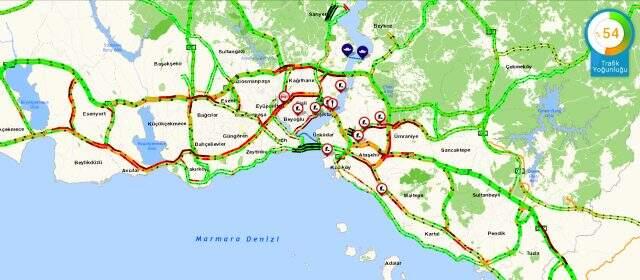 4 günlük yasak sonrası İstanbul'da akşam trafiği yoğunluğu yüzde 50'yi geçti 4 günlük yasak sonrası İstanbul'da akşam trafiği yoğunluğu yüzde 50'yi geçti