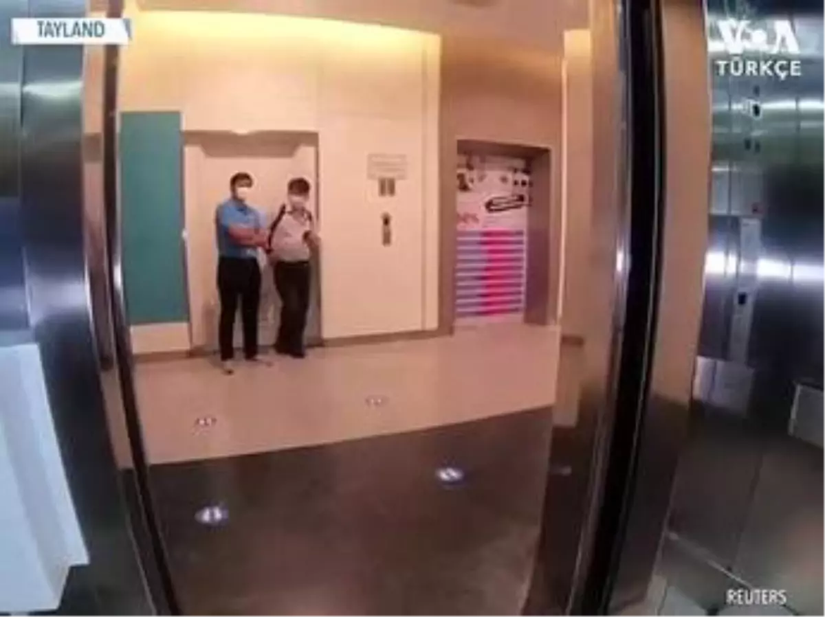 'Afedersiniz! Üçüncü Katın Pedalına Basabilir misiniz?'