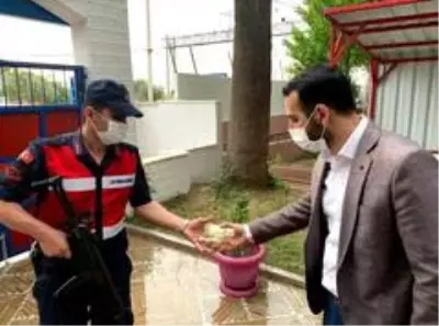 AK Parti'li gençler güvenlik güçlerini unutmadı AK Parti'li gençler güvenlik güçlerini unutmadı