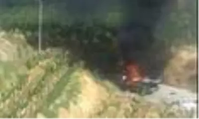 Antalya'da otomobil alev alev yandı Antalya'da otomobil alev alev yandı