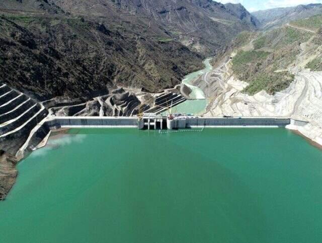 Avrupa'nın en büyüğü olan Çetin Barajı'nda enerji üretimine başlandı! Ekonomiye yıllık 500 milyon lira kazandıracak Avrupa'nın en büyüğü olan Çetin Barajı'nda enerji üretimine başlandı! Ekonomiye yıllık 500 milyon lira kazandıracak