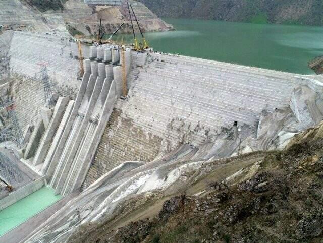 Avrupa'nın en büyüğü olan Çetin Barajı'nda enerji üretimine başlandı! Ekonomiye yıllık 500 milyon lira kazandıracak Avrupa'nın en büyüğü olan Çetin Barajı'nda enerji üretimine başlandı! Ekonomiye yıllık 500 milyon lira kazandıracak