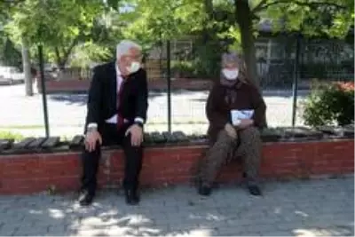 Belediye Başkanı Yüksel, 65 yaş ve üstü vatandaşlarla bayramlaştı Belediye Başkanı Yüksel, 65 yaş ve üstü vatandaşlarla bayramlaştı