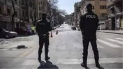 Prof. Dr. Mehmet Ceyhan: Sokağa çıkma yasağının devam etmesinde fayda var Prof. Dr. Mehmet Ceyhan: Sokağa çıkma yasağının devam etmesinde fayda var