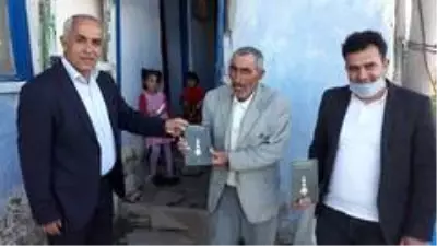 Çaldıran Belediyesinden evde kalan 65 yaş ve üstü ile 20 yaş altı gençlere kitap Çaldıran Belediyesinden evde kalan 65 yaş ve üstü ile 20 yaş altı gençlere kitap