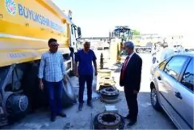 Çınar personelin bayramını kutladı Çınar personelin bayramını kutladı