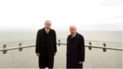 Cumhurbaşkanı Erdoğan ve MHP Genel Başkanı Bahçeli, Demokrasi ve Özgürlükler Adası'nı gezdi Cumhurbaşkanı Erdoğan ve MHP Genel Başkanı Bahçeli, Demokrasi ve Özgürlükler Adası'nı gezdi