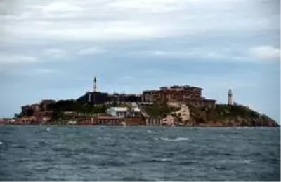 Demokrasi ve Özgürlükler Adası ilk kez görüntülendi Demokrasi ve Özgürlükler Adası ilk kez görüntülendi
