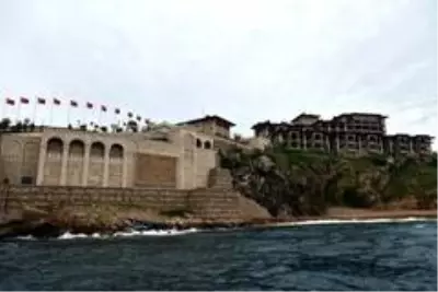 Demokrasi ve Özgürlükler Adası ilk kez görüntülendi Demokrasi ve Özgürlükler Adası ilk kez görüntülendi
