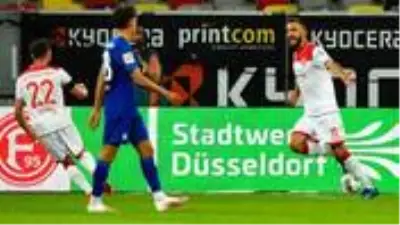Düsseldorf, Kenan Karaman'ın golüyle Ozan Kabak'lı Schalke'yi 2-1 yendi Düsseldorf, Kenan Karaman'ın golüyle Ozan Kabak'lı Schalke'yi 2-1 yendi
