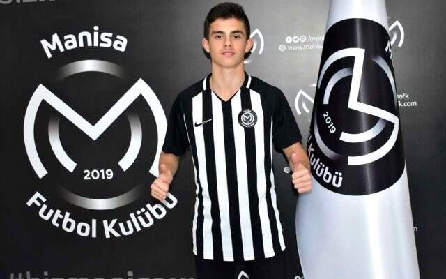 Fenerbahçe, Manisa Futbol Kulübü'nden Yiğit Kerem'i kadrosuna katmak istiyor Fenerbahçe, Manisa Futbol Kulübü'nden Yiğit Kerem'i kadrosuna katmak istiyor