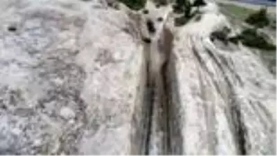 Frigya'daki 'Antik Yol'un gizemli izleri jeolog ve arkeologların dikkatini çekiyor Frigya'daki 'Antik Yol'un gizemli izleri jeolog ve arkeologların dikkatini çekiyor