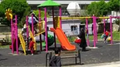 Gercüş'te günler sonra dışarı çıkan çocuklar doyasıya eğlendi Gercüş'te günler sonra dışarı çıkan çocuklar doyasıya eğlendi