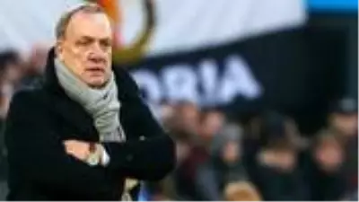 Fenerbahçeli eski futbolcu Dirk Kuyt, Advocaat'ın yerine Feyenoord'un başına geçecek Fenerbahçeli eski futbolcu Dirk Kuyt, Advocaat'ın yerine Feyenoord'un başına geçecek