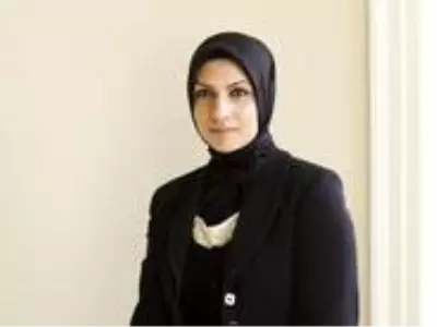 İngiltere'de ilk kez başörtülü bir kadın hakim olarak atandı İngiltere'de ilk kez başörtülü bir kadın hakim olarak atandı