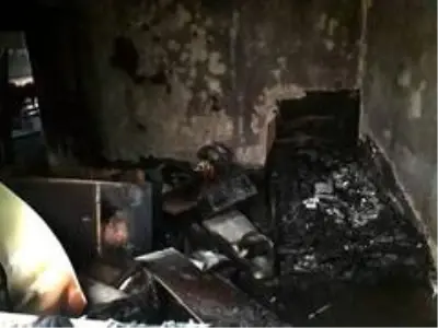 İzmit'de çıkan yangın evi kullanılmaz hale getirdi İzmit'de çıkan yangın evi kullanılmaz hale getirdi