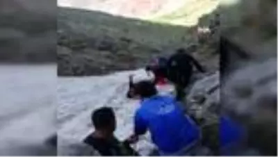Kayalıklardan düşen şahıs kurtarıldı Kayalıklardan düşen şahıs kurtarıldı