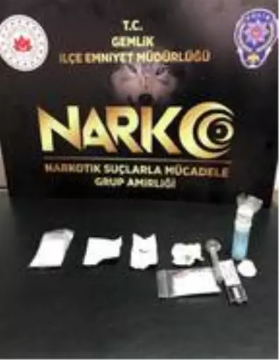 Otomobil durduruldu, iç çamaşırına sakladığı uyuşturucu bulundu Otomobil durduruldu, iç çamaşırına sakladığı uyuşturucu bulundu