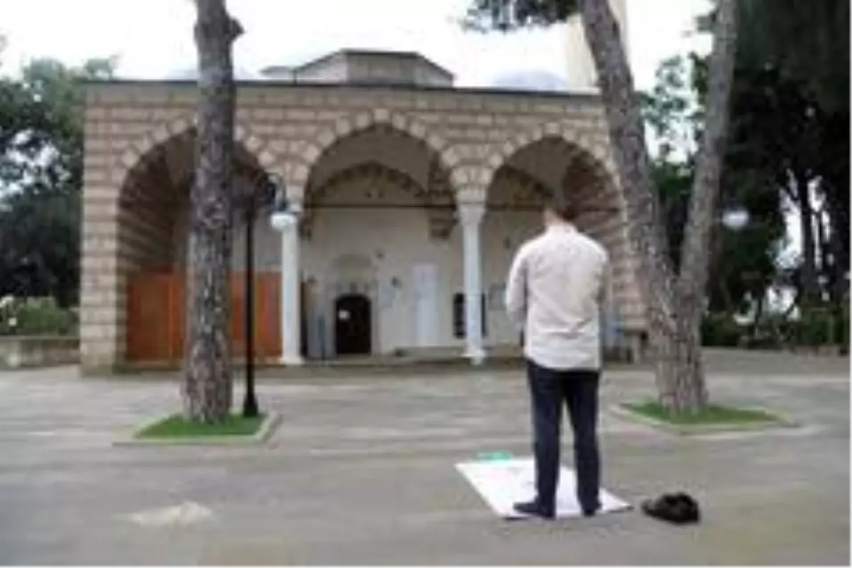 Seccadeler Menderes Belediyesinden