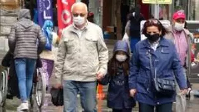 Soğuk hava ve dolu yağışına rağmen izinlerinin tadını çıkardılar Soğuk hava ve dolu yağışına rağmen izinlerinin tadını çıkardılar