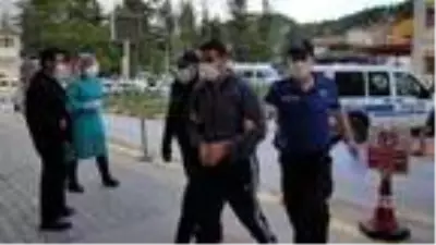 Sokak köpeğini tabancayla öldürdü, kovalamaca sonucu yakalandı (2) Sokak köpeğini tabancayla öldürdü, kovalamaca sonucu yakalandı (2)