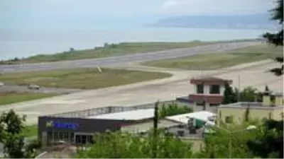 Trabzon Havalimanı'nda pist yenileme çalışmalarında sona gelindi Trabzon Havalimanı'nda pist yenileme çalışmalarında sona gelindi