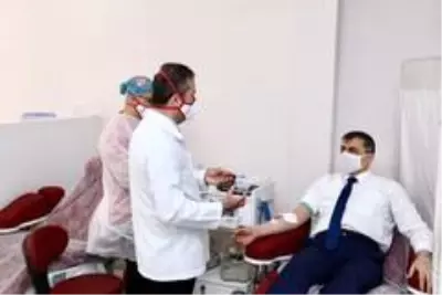 Vali Çiftçi'den 29'ncu kan bağışı Vali Çiftçi'den 29'ncu kan bağışı