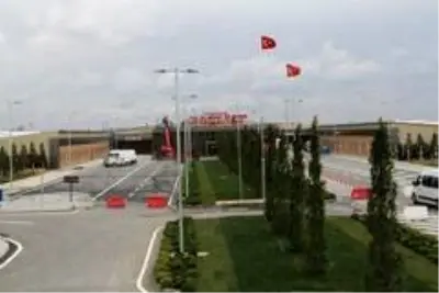 Yeşilköy'deki pandemi hastanesine tabelası asıldı Yeşilköy'deki pandemi hastanesine tabelası asıldı