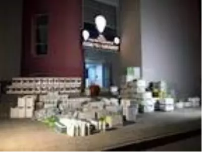 Yüzlerini maskeyle gizleyip, 2 traktör ve 1 ton zirai ilaç çaldılar Yüzlerini maskeyle gizleyip, 2 traktör ve 1 ton zirai ilaç çaldılar