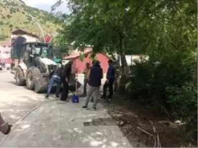 500 yıllık caminin avlusunda Cuma namazı hazırlığı