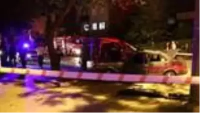 Ağaca çarpan otomobildeki 1 kişi öldü, 2 kişi yaralandı Ağaca çarpan otomobildeki 1 kişi öldü, 2 kişi yaralandı