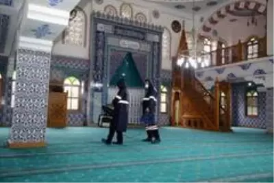 Akdeniz'de cuma namazı kılınacak 7 camide hazırlıklar sürüyor