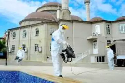 Alanya'da ibadet alanları dezenfekte edildi Alanya'da ibadet alanları dezenfekte edildi