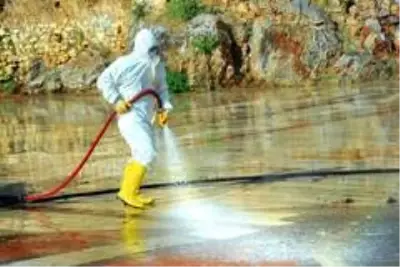 Alanya'da ibadet alanları dezenfekte edildi Alanya'da ibadet alanları dezenfekte edildi