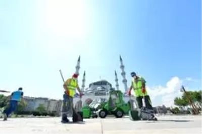 Başkent'te camilerde temizlik ve dezenfeksiyon Başkent'te camilerde temizlik ve dezenfeksiyon