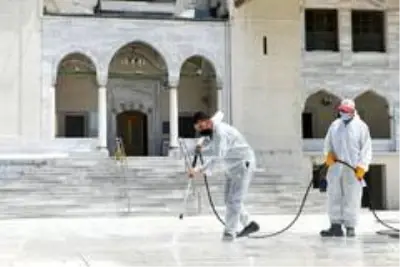 Başkent'te camilerde temizlik ve dezenfeksiyon Başkent'te camilerde temizlik ve dezenfeksiyon