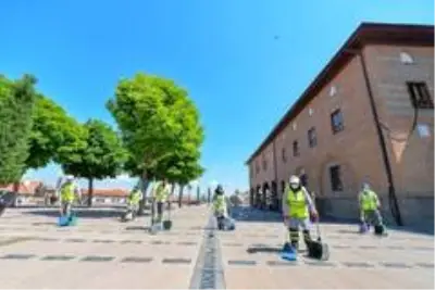 Başkent'te camilerde temizlik ve dezenfeksiyon Başkent'te camilerde temizlik ve dezenfeksiyon