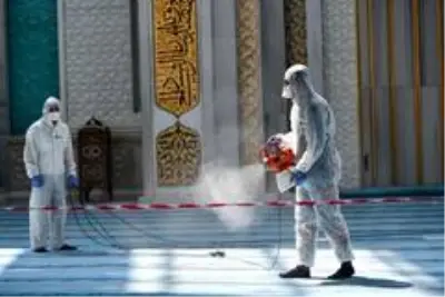 Başkent'te camilerde temizlik ve dezenfeksiyon Başkent'te camilerde temizlik ve dezenfeksiyon