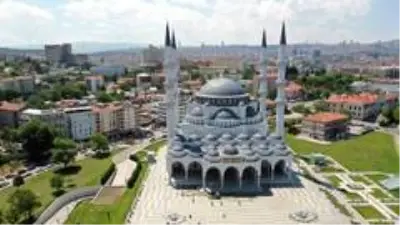Başkent'te camilerde temizlik ve dezenfeksiyon Başkent'te camilerde temizlik ve dezenfeksiyon