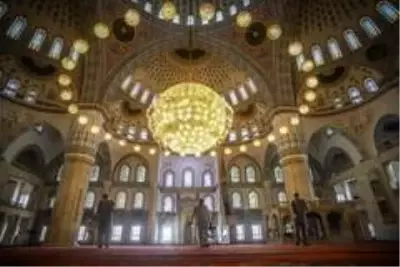 Başkent'te camilerde temizlik ve dezenfeksiyon Başkent'te camilerde temizlik ve dezenfeksiyon