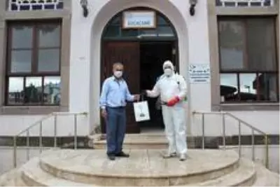 Burhaniye'de camiler dezenfekte edildi Burhaniye'de camiler dezenfekte edildi