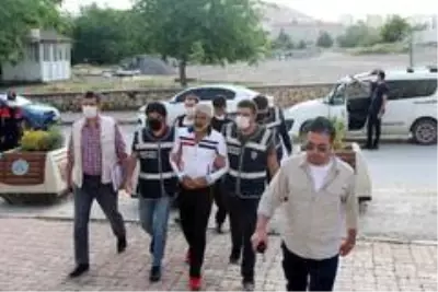 Cinayet zanlısı kulüp başkanı ve oğlu adliyeye sevk edildi