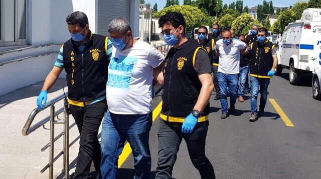 Gelin görümcesinin para kasasını çaldırdı